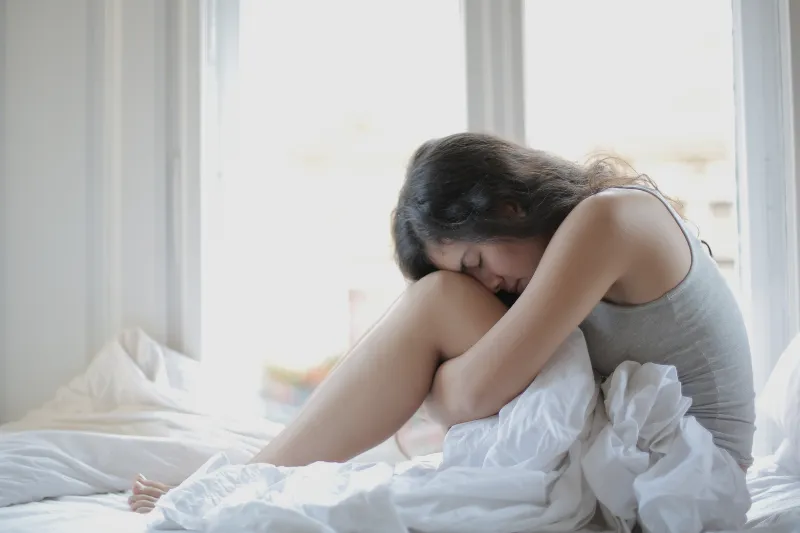 Punzadas en el vientre bajo sin estar embarazada posibles razones